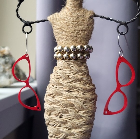 Cat eye frames laser cut dangle earrings - Picture 5 of 13